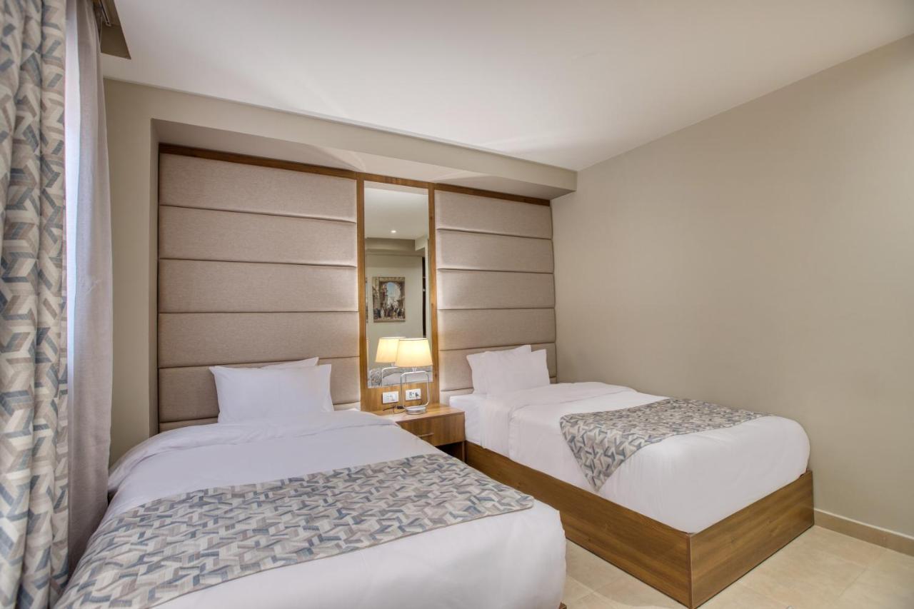 Nozol Pyramids Hotel And Spa Kafrat al Jabal Exterior photo