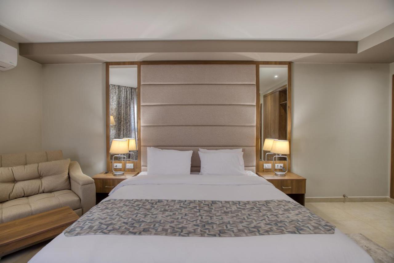 Nozol Pyramids Hotel And Spa Kafrat al Jabal Exterior photo