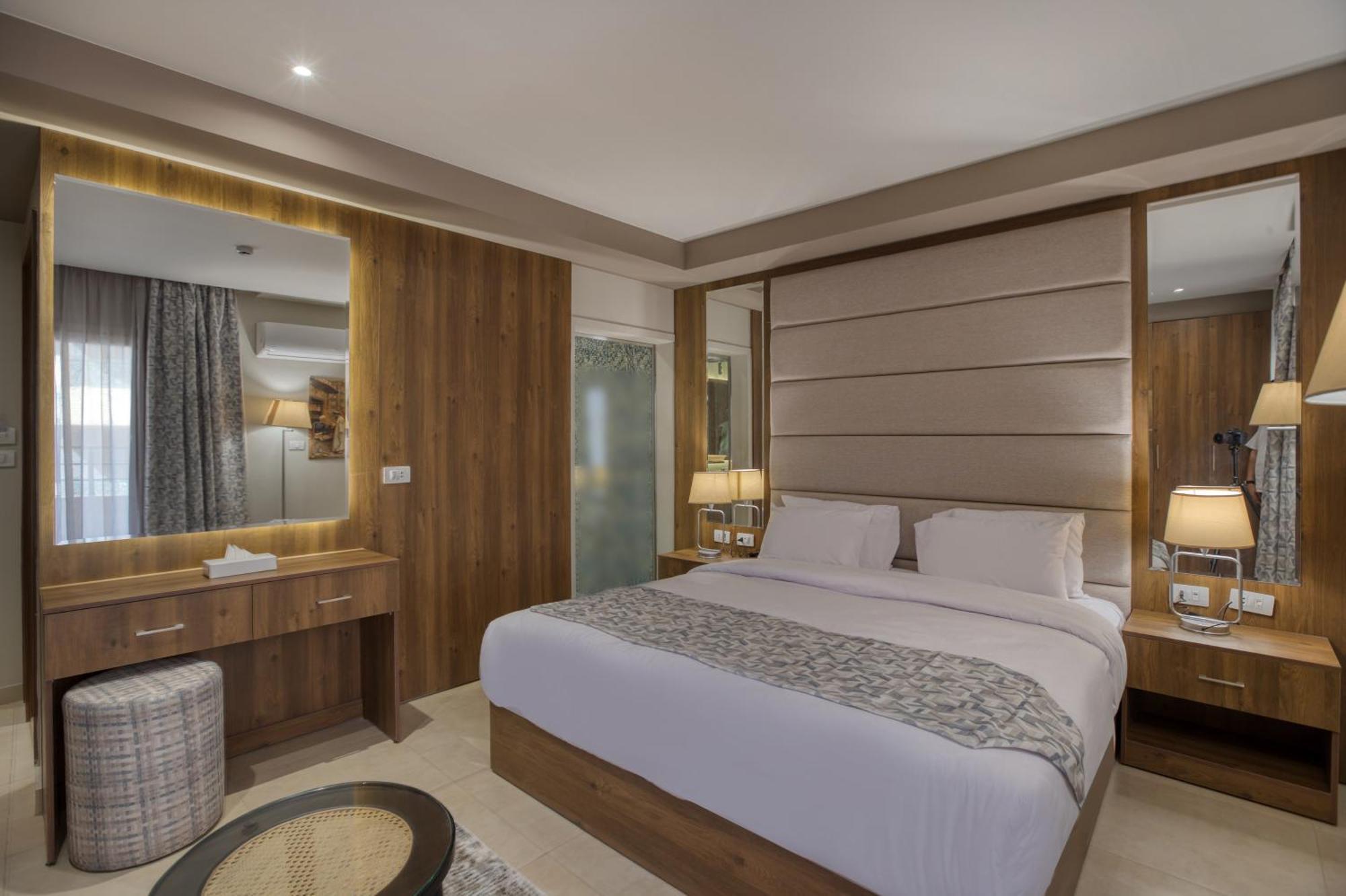 Nozol Pyramids Hotel And Spa Kafrat al Jabal Exterior photo